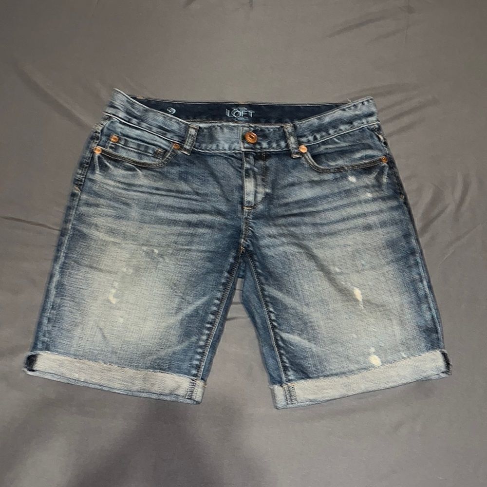 LOFT Distressed Denim Short‎